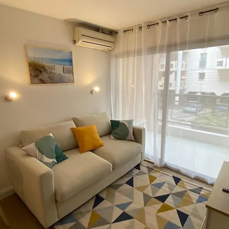 Apartamento Lovely T2 With Pools On The Seafront